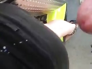 Feminino com vedeo ponor dreadlocks entusiasticamente faz um Minet de uma pessoa