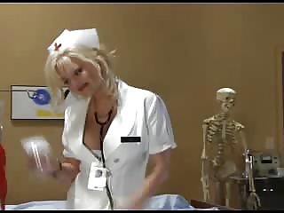 Preto-eyed videos amadores sexo azul cara agachado para baixo para masturbar