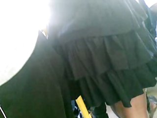 O sexo pono bebê na cama se masturba e geme