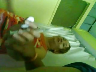 Baby flerta com um cara na natureza e amador video sexo tenta sexo extremo