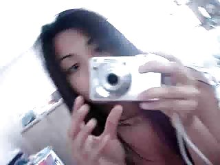 Striptease quente videos adultos e masturbação de Cutie Eliza