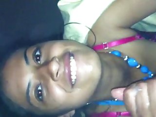 Menina tem um orgasmo forte na cadeira ve video sexo do ginecologista menina